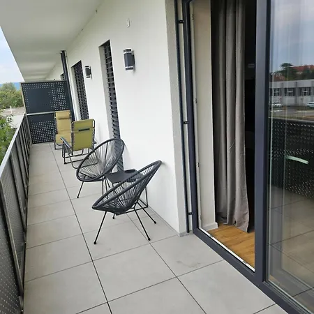 Euromiko アパート *